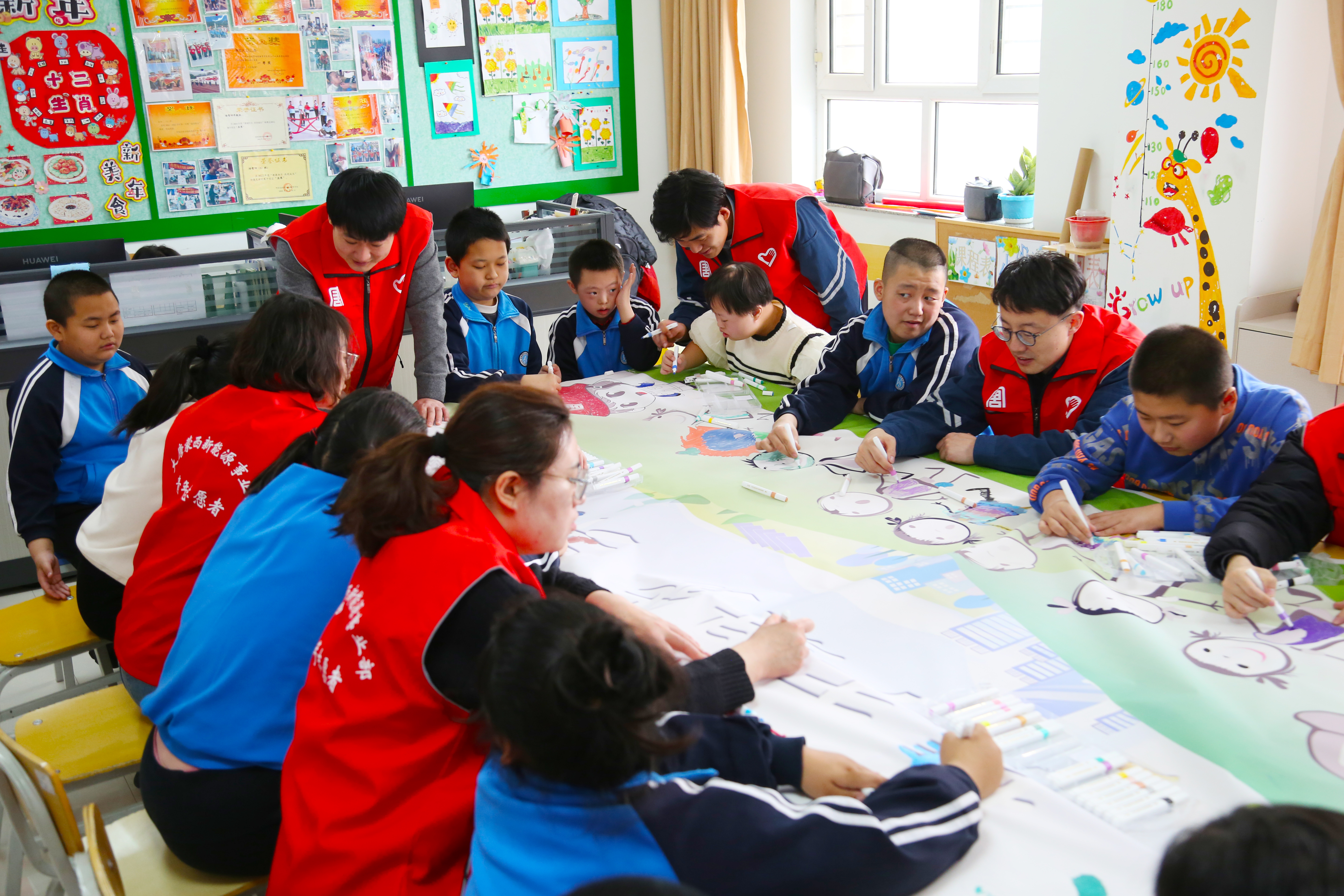 【现场风采】蒙西新能源事业部：第十四年走进特殊学校献爱心 (2).jpg