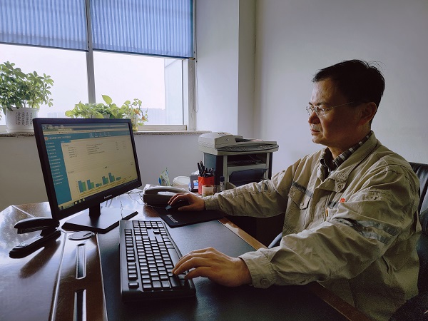 图片1.3月17日，信息网络项目部开展了网络中断事故应急预案综合演练。在演练前期，兰育同志高度重视，制定演练方案和脚本。对现场进行组织、指挥，对突发状况做出正确的应对措施，把事故危险降到最低，排除故障，恢复现场工作。.jpg