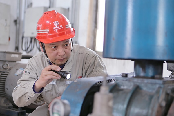 紧盯设备隐患排查治理不松懈，2020年公司提质增效、设备治理、疫情防控、经济效益取得新突破.jpg