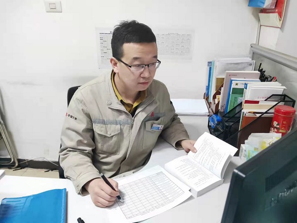 太原二热工作照 李云平.jpg