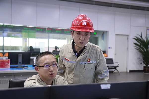 2.梁振明同志把安全生产摆在最突出位置，推动全员安全责任有效落实。.jpg