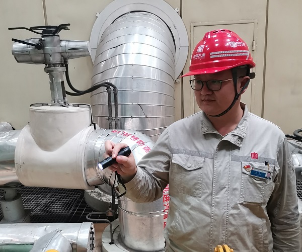 冯涛3.jpg 冯涛3.jpg